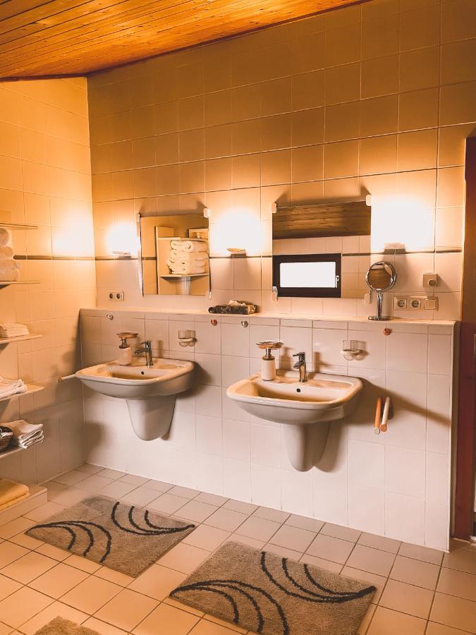 Naturnahes Familienchalet Mit Garten - Wifi - Netflix - Nur 15 Minuten Vom Chiemsee Und 35 Minuten Von Muenchen Entfernt Vogtareuth 외부 사진