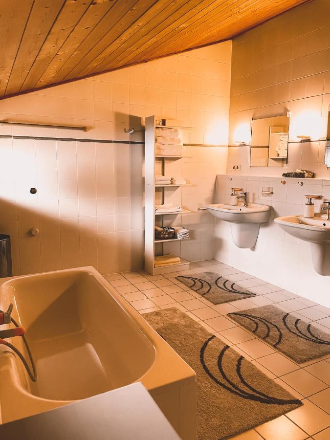 Naturnahes Familienchalet Mit Garten - Wifi - Netflix - Nur 15 Minuten Vom Chiemsee Und 35 Minuten Von Muenchen Entfernt Vogtareuth 외부 사진