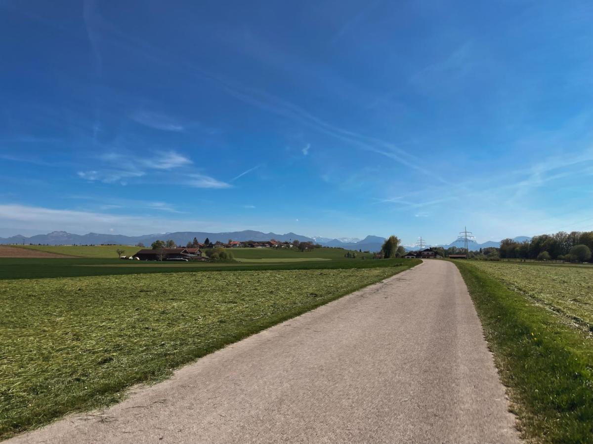 Naturnahes Familienchalet Mit Garten - Wifi - Netflix - Nur 15 Minuten Vom Chiemsee Und 35 Minuten Von Muenchen Entfernt Vogtareuth 외부 사진
